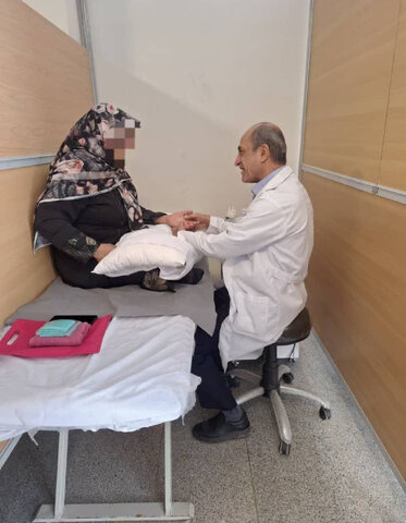 حضور فیزیوتراپ خیّر در مرکز رعد تحت نظارت اداره بهزیستی شهرستان طالقان