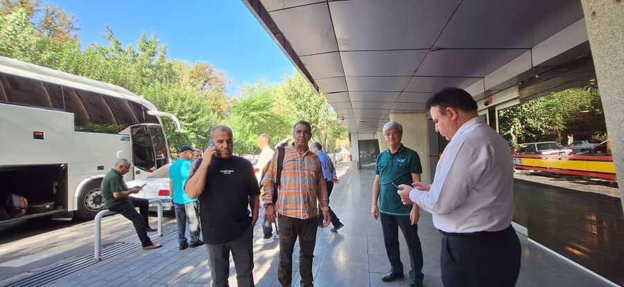 حرکت کاروان پیاده بهزیستی به سوی حرم امام رضا (ع)