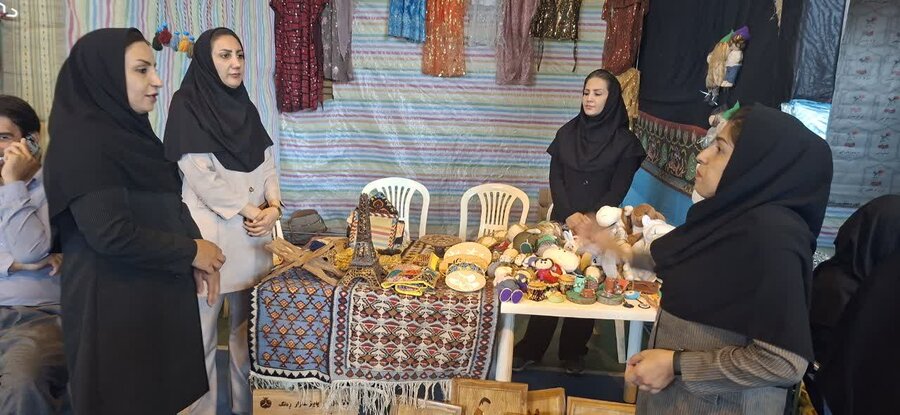 نمایشگاه صنایع دستی توانیابان بهزیستی در کامیاران برپا شد