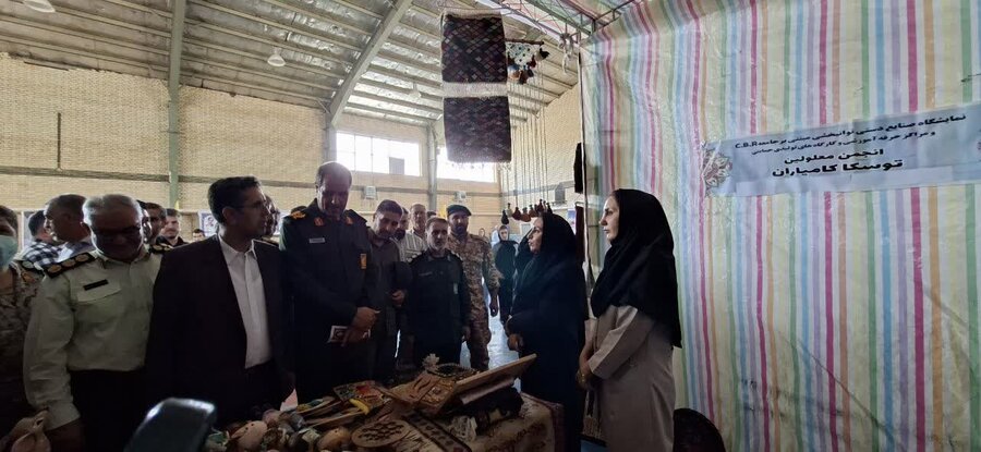 نمایشگاه صنایع دستی توانیابان بهزیستی در کامیاران برپا شد