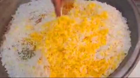 توزیع غذا توسط مرکز رعد تحت نظارت اداره بهزیستی شهرستان طالقان