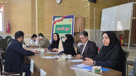 میز خدمت بهزیستی البرز همزمان با آغاز هفته دولت برگزار شد