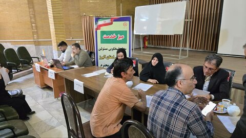 میز خدمت بهزیستی البرز همزمان با آغاز هفته دولت برگزار شد