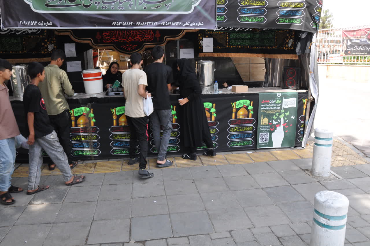 پویش «ایران همدل» در دهه پایانی صفر؛ ثبت‌نام داوطلبان همراه با خدمت‌رسانی به زائران