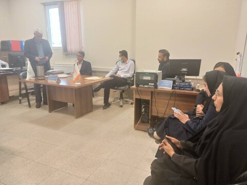 میز خدمت و مشاوره ی بهزیستی فارس در مجتمع شوق زندگی به مناسبت هفته ی دولت