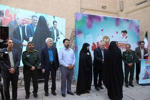 گزارش تصویری|آیین اهدای 25 هزار لوازم التحریر ویژه افراد محروم در محلات کم برخوردار شیراز