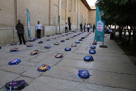 گزارش تصویری|آیین اهدای ۲۵ هزار لوازم التحریر ویژه افراد محروم در محلات کم برخوردار شیراز