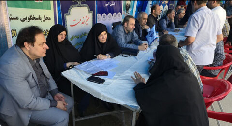 مناسبت گرامیداشت هفته دولت؛گزارش تصویری | برپایی میز خدمت بهزیستی البرز در مصلّی نمازجمعه کلانشهر کرج