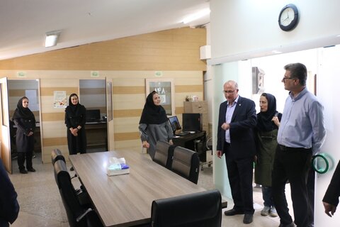 بازدید مدیران ارشد سازمان بهزیستی از مرکز مشاوره تلفنی 1480 همدان