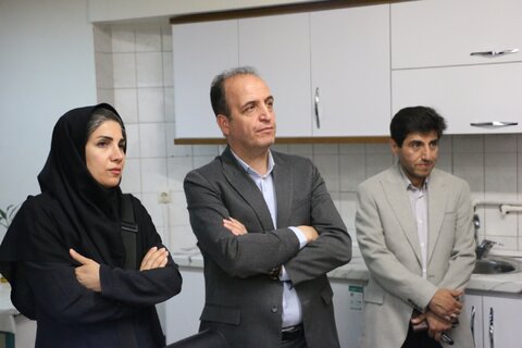 بازدید مدیران ارشد سازمان بهزیستی از مرکز مشاوره تلفنی 1480 همدان