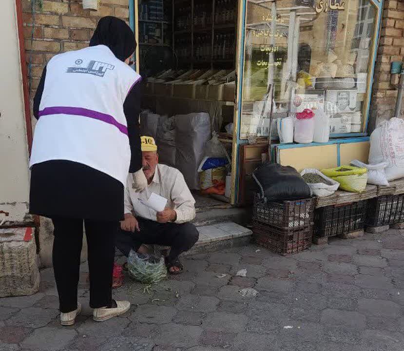 مشاوره و تبلیغات محیطی توسط کارشناسان اورژانس اجتماعی بهزیستی شاهین دژ