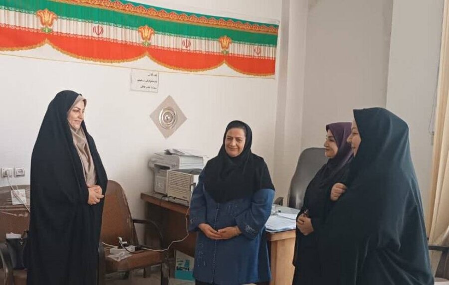 دیدار رئیس بهزیستی شاهین‌دژ با توانخواه موفق به مناسبت هفته دولت