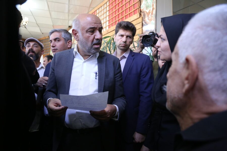 آیین اهدای ۳۵۰ دستگاه ویلچر به افراد دارای معلولیت در سنندج برگزار شد