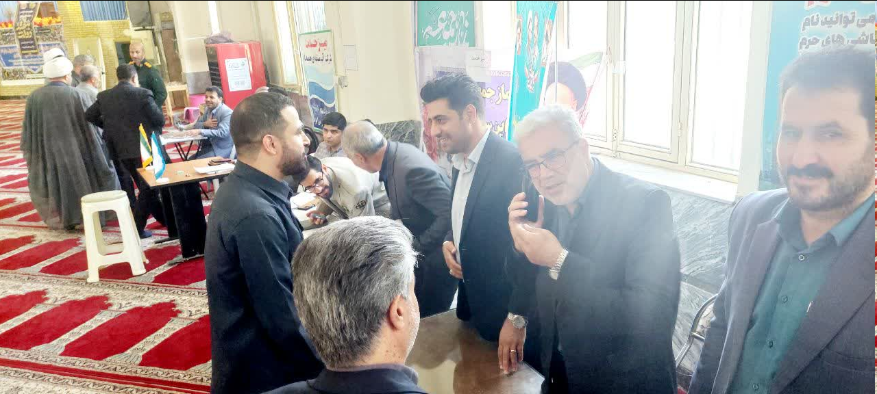 نهاوند/برگزاری میزخدمت حضوری و پاسخگویی به درخواست های مردمی توسط بهزیستی نهاوند