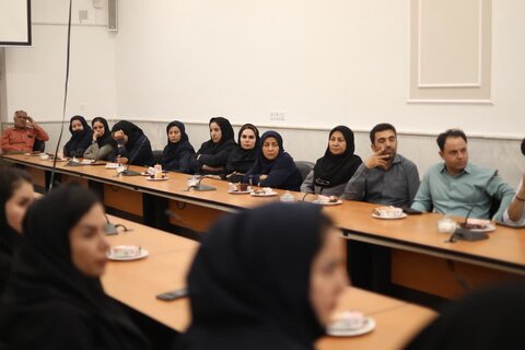 نشست مدیرکل با کارکنان بهزیستی نیشابور
