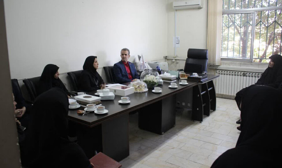 بررسی چالش‌های سلامت اجتماعی در نشست معاون سازمان بهزیستی کشور با کارشناسان البرز