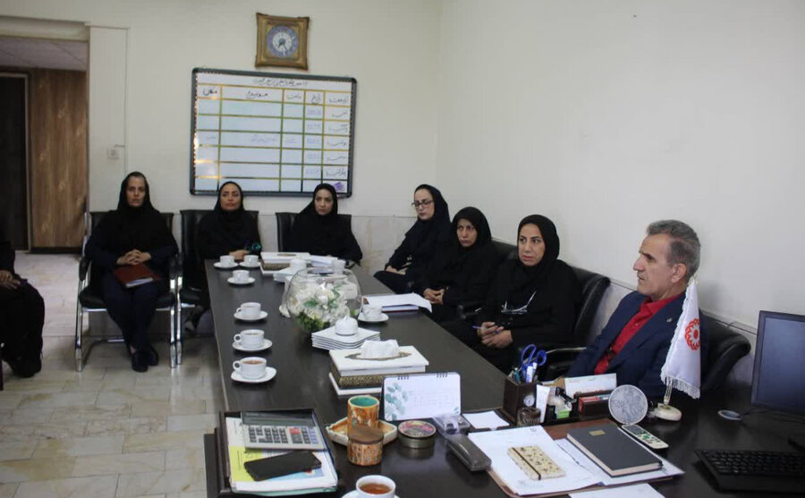 بررسی چالش‌های سلامت اجتماعی در نشست معاون سازمان بهزیستی کشور با کارشناسان البرز