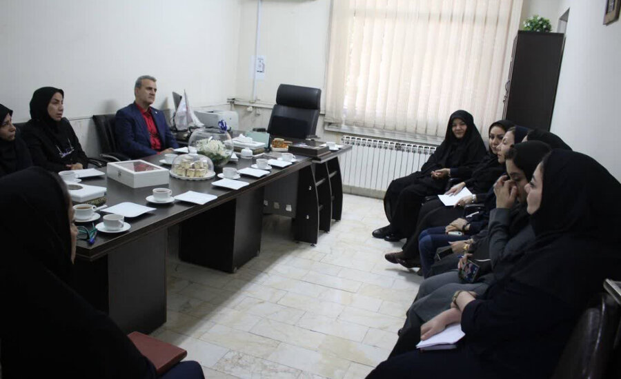 بررسی چالش‌های سلامت اجتماعی در نشست معاون سازمان بهزیستی کشور با کارشناسان البرز