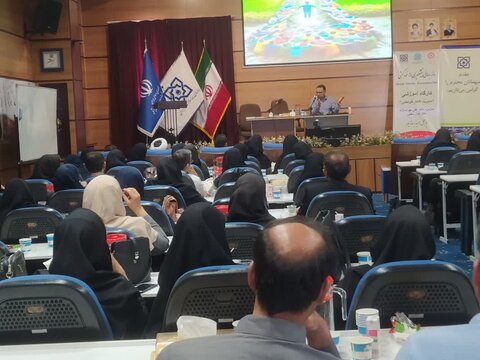 همایش علمی- تخصصی "مدیریت افکار خودکشی" در استان کرمان برگزار شد