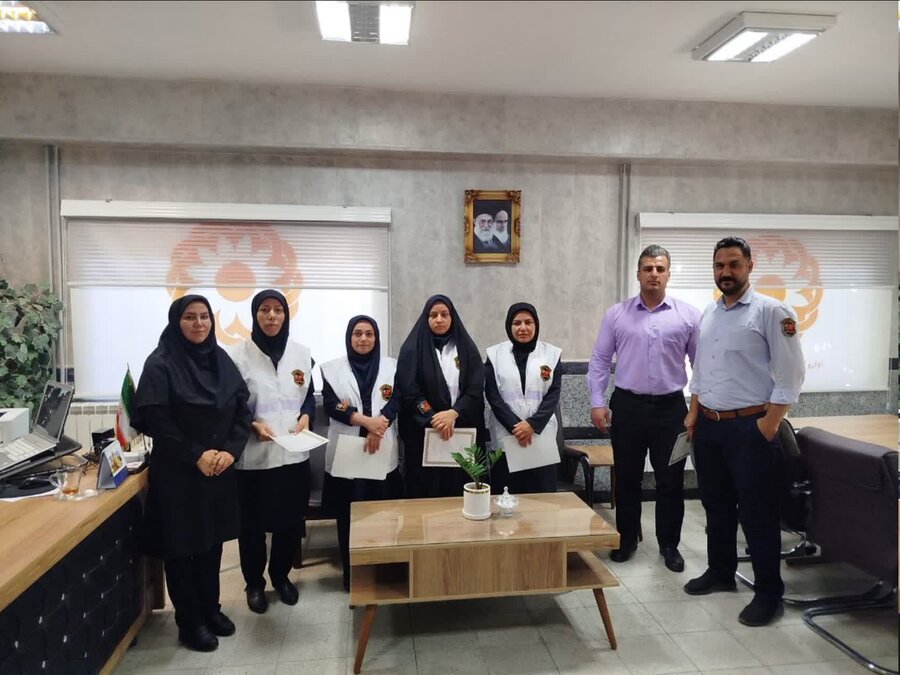  تقدیر از کارکنان اورژانس اجتماعی توسط رئیس بهزیستی تویسرکان