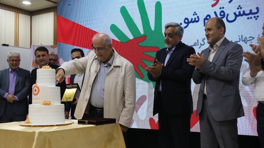 همایش تجلیل و پاسداشت از خیرین و سفیران مهربانی