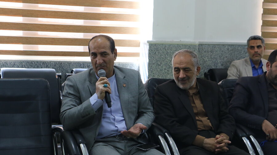 حضور دکتر کاظم زاده سرپرست اداره کل بهزیستی در جلسه شورای  زکات استان 