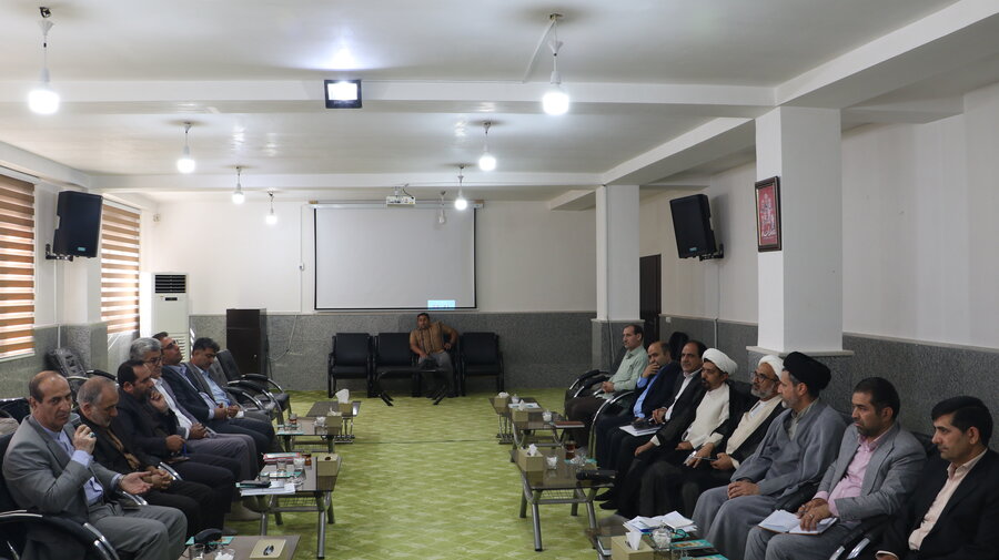 حضور دکتر کاظم زاده سرپرست اداره کل بهزیستی در جلسه شورای  زکات استان 