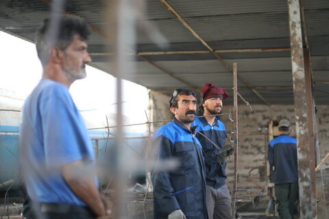 توزیع لوازم تحریر فرزندان بهبودیافتگان اعتیاد