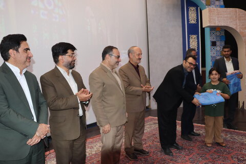 گزارش تصویری اآغاز سال تحصیلی با هدیه‌ای از جنس مهر برای کودکان کار