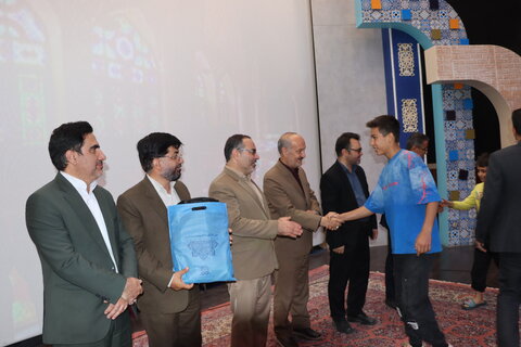 گزارش تصویری اآغاز سال تحصیلی با هدیه‌ای از جنس مهر برای کودکان کار