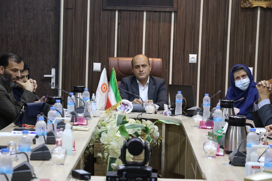 نشست هم اندیشی صاحب نظران حوزه سلامت و بیمه سالمندی استان 