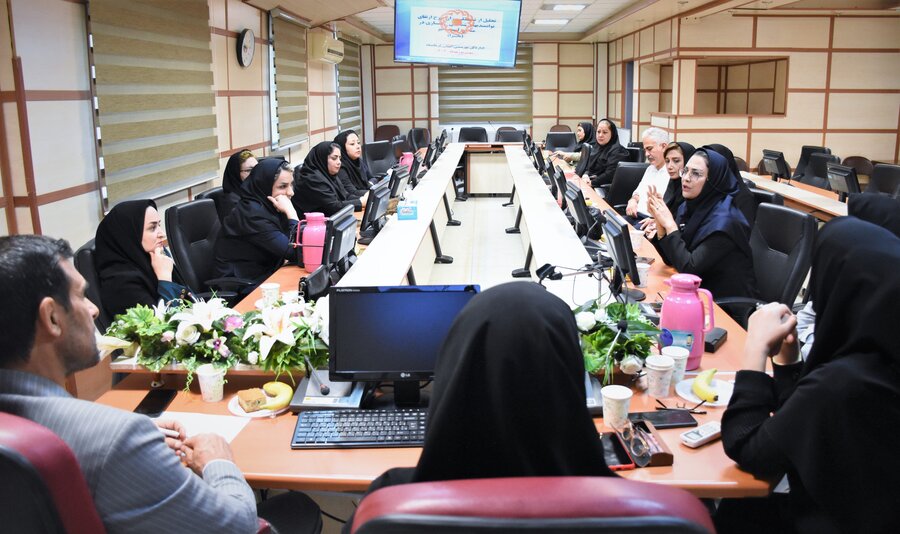 تجلیل از تسهیلگران طرح ارتقاء توانمندی های شناختی رفتاری در مناطق آسیب خیز