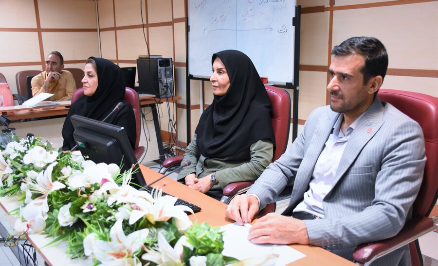 تجلیل از تسهیلگران طرح ارتقاء توانمندی های شناختی رفتاری در مناطق آسیب خیز