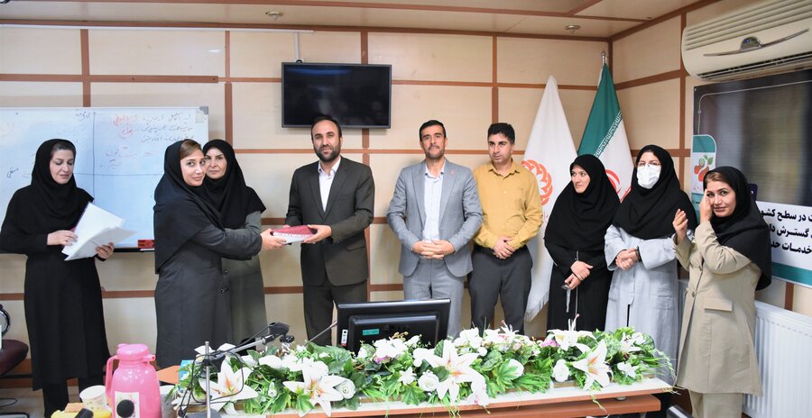 تجلیل از تسهیلگران طرح ارتقاء توانمندی های شناختی رفتاری در مناطق آسیب خیز