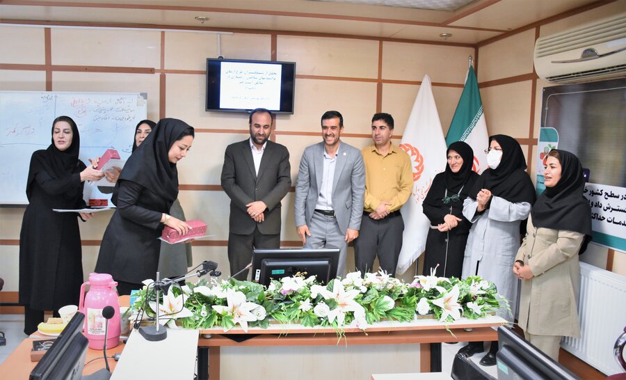 تجلیل از تسهیلگران طرح ارتقاء توانمندی های شناختی رفتاری در مناطق آسیب خیز