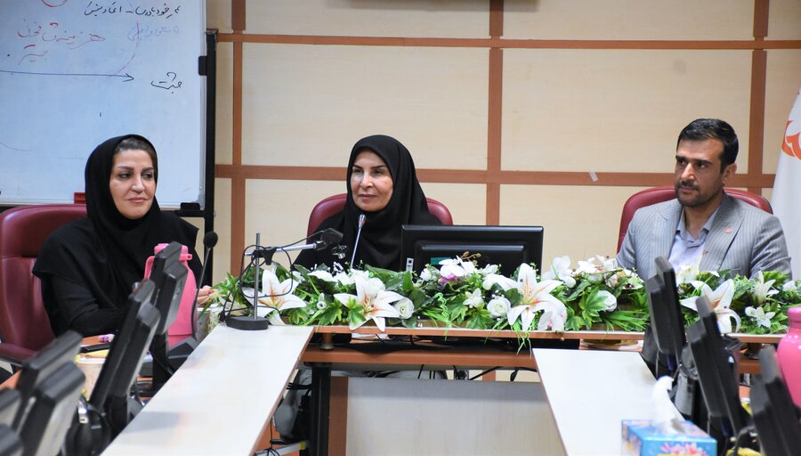 تجلیل از تسهیلگران طرح ارتقاء توانمندی های شناختی رفتاری در مناطق آسیب خیز