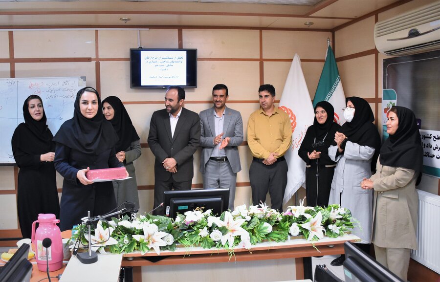 تجلیل از تسهیلگران طرح ارتقاء توانمندی های شناختی رفتاری در مناطق آسیب خیز