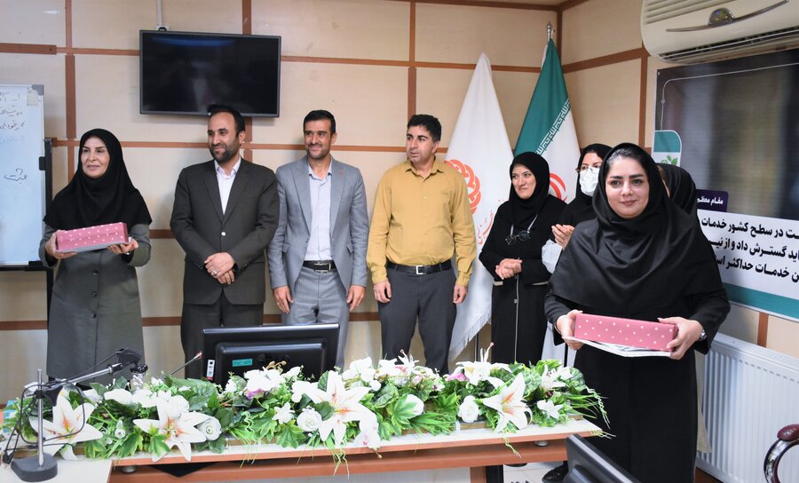 تجلیل از تسهیلگران طرح ارتقاء توانمندی های شناختی رفتاری در مناطق آسیب خیز