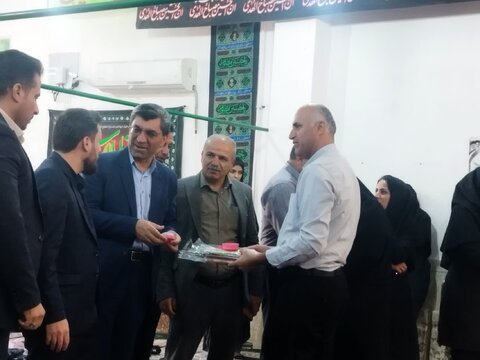 توزیع ۷۰۰ بسته لوازم تحریر به ارزش پانصد میلیون تومان بین مددجویان  بهزیستی  باغملک