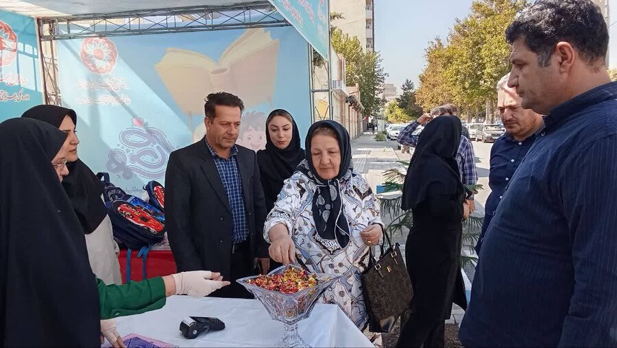 برپایی غرفه پویش «همه حاضر» در بهزیستی ارومیه