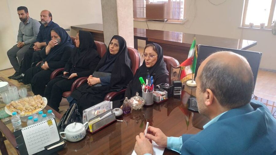 دیدار مدیرکل با همکاران بهزیستی رودبار