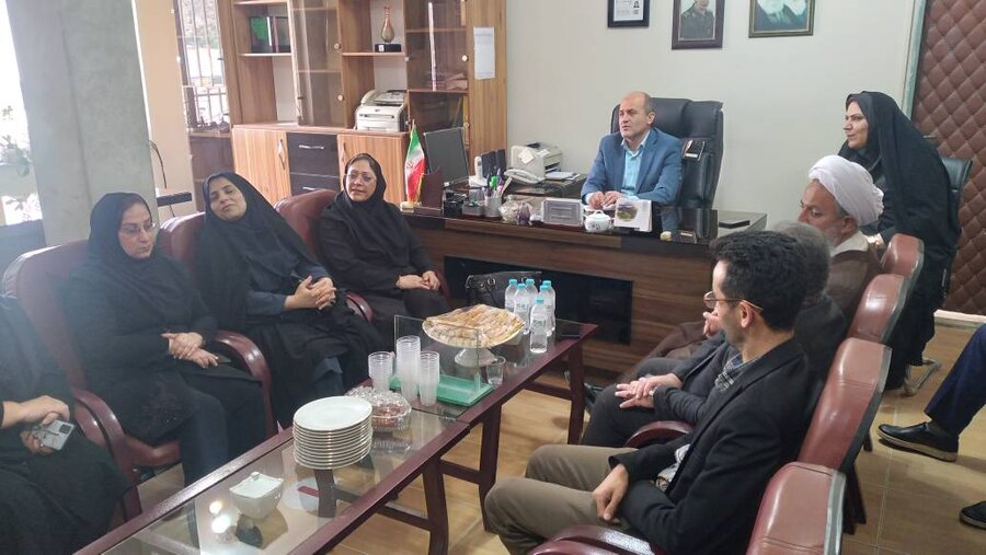 رودبار | دیدار صمیمانه مدیرکل بهزیستی گیلان با جمعی از همکاران اداره بهزیستی شهرستان رودبار