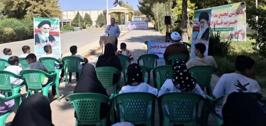 برگزاری کلاس آموزشی آسیب های فضای مجازی برای کودکان و نوجوانان توسط اورژانس اجتماعی شهرستان میاندوآب