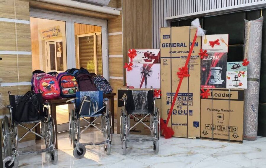 آیین واگذاری جهیزیه، ویلچر و اهدای لوازمالتحریر به جمعی از مددجویان تحت پوشش