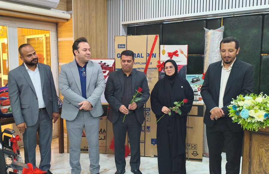 آیین واگذاری جهیزیه، ویلچر و اهدای لوازمالتحریر به جمعی از مددجویان تحت پوشش