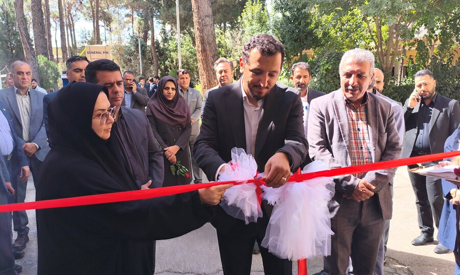 آیین واگذاری جهیزیه، ویلچر و اهدای لوازم‌التحریر به جمعی از مددجویان تحت پوشش