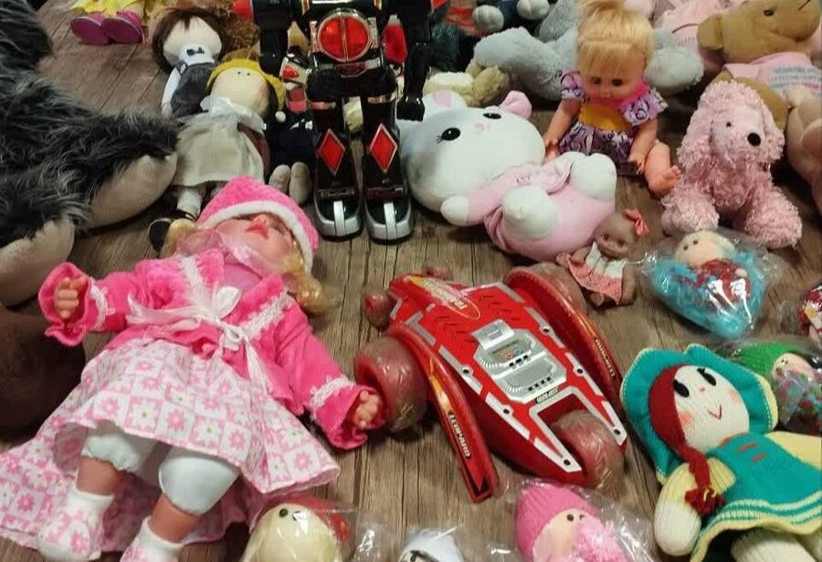 لبخند کودکان مناطق کم‌برخوردار با پویش «اهدای اسباب‌بازی» در ارومیه