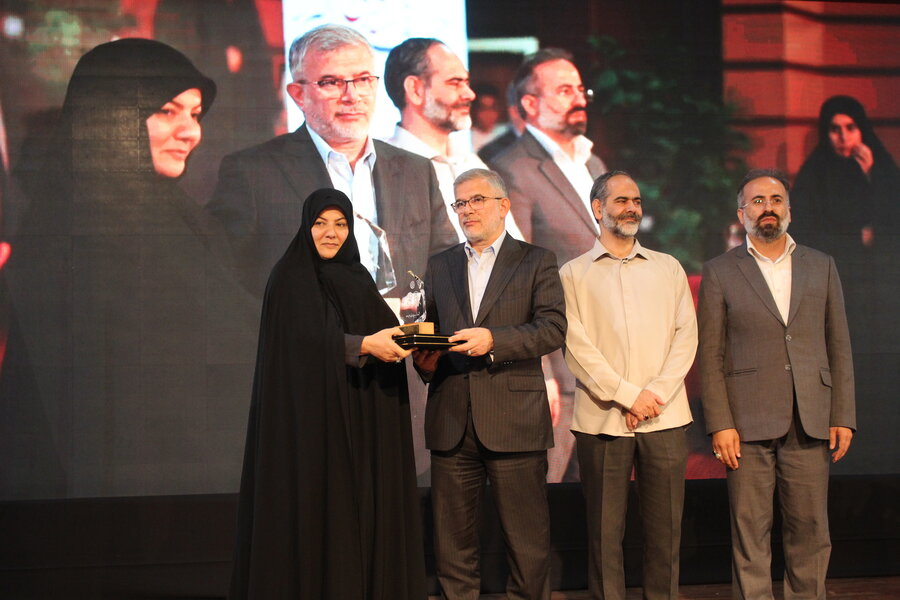 بهزیستی البرز در جشنواره شهید رجایی خوش درخشید / رتبه اول خدمت‌رسانی به مردم