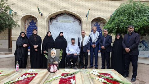 تجدید میثاق سرپرست جدید بهزیستی مازندران با شهدا همزمان با آغاز هفته دفاع مقدس