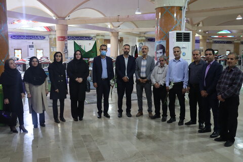 غبارروبی و عطرافشانی گلزار مطهر شهدای بوشهر؛ آغاز پرشور هفته دفاع مقدس و شروع به کار سرپرست جدید بهزیستی استان